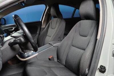 Volvo S60 T4 Kinetic Aut. / Webasto / Istuinlämmitys edessä ja takana /  Vakkari / Jakohihna vaihdettu - Autonova