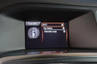 Volvo S60 T4 Kinetic Aut. / Webasto / Istuinlämmitys edessä ja takana /  Vakkari / Jakohihna vaihdettu - Autonova