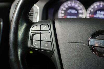 Volvo S60 T4 Kinetic Aut. / Webasto / Istuinlämmitys edessä ja takana /  Vakkari / Jakohihna vaihdettu - Autonova