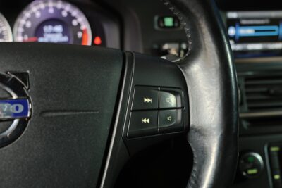 Volvo S60 T4 Kinetic Aut. / Webasto / Istuinlämmitys edessä ja takana /  Vakkari / Jakohihna vaihdettu - Autonova