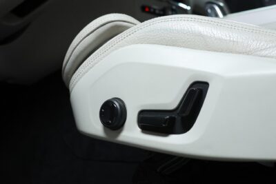 Volvo XC60 T8 AWD Inscription / ACC / HUD / Panorama / Koukku / BLIS / Muistipenkit / VOC / Orrefors Sweden - Autonova
