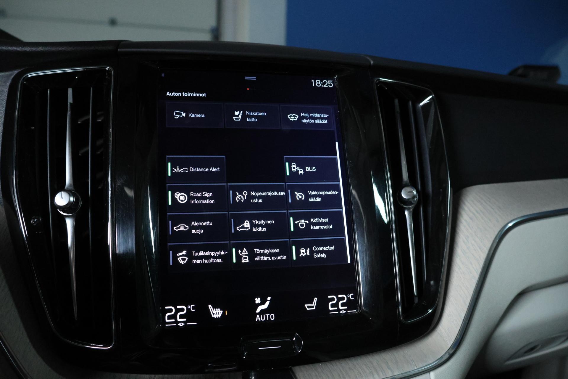 Volvo XC60 T8 AWD Inscription / ACC / HUD / Panorama / Koukku / BLIS / Muistipenkit / VOC / Orrefors Sweden - Autonova
