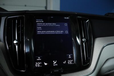 Volvo XC60 T8 AWD Inscription / ACC / HUD / Panorama / Koukku / BLIS / Muistipenkit / VOC / Orrefors Sweden - Autonova