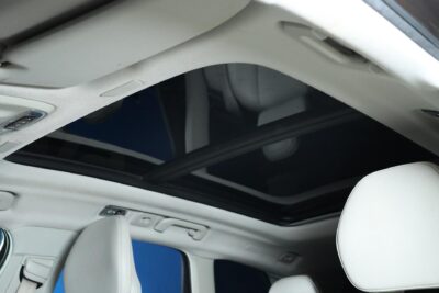Volvo XC60 T8 AWD Inscription / ACC / HUD / Panorama / Koukku / BLIS / Muistipenkit / VOC / Orrefors Sweden - Autonova
