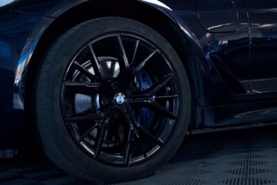 BMW 530 G30 Sedan 530e xDrive A Charged Edition M Sport / Laser / Vetokoukku / Muistipenkit / HiFi / Cold Climate - Autonova