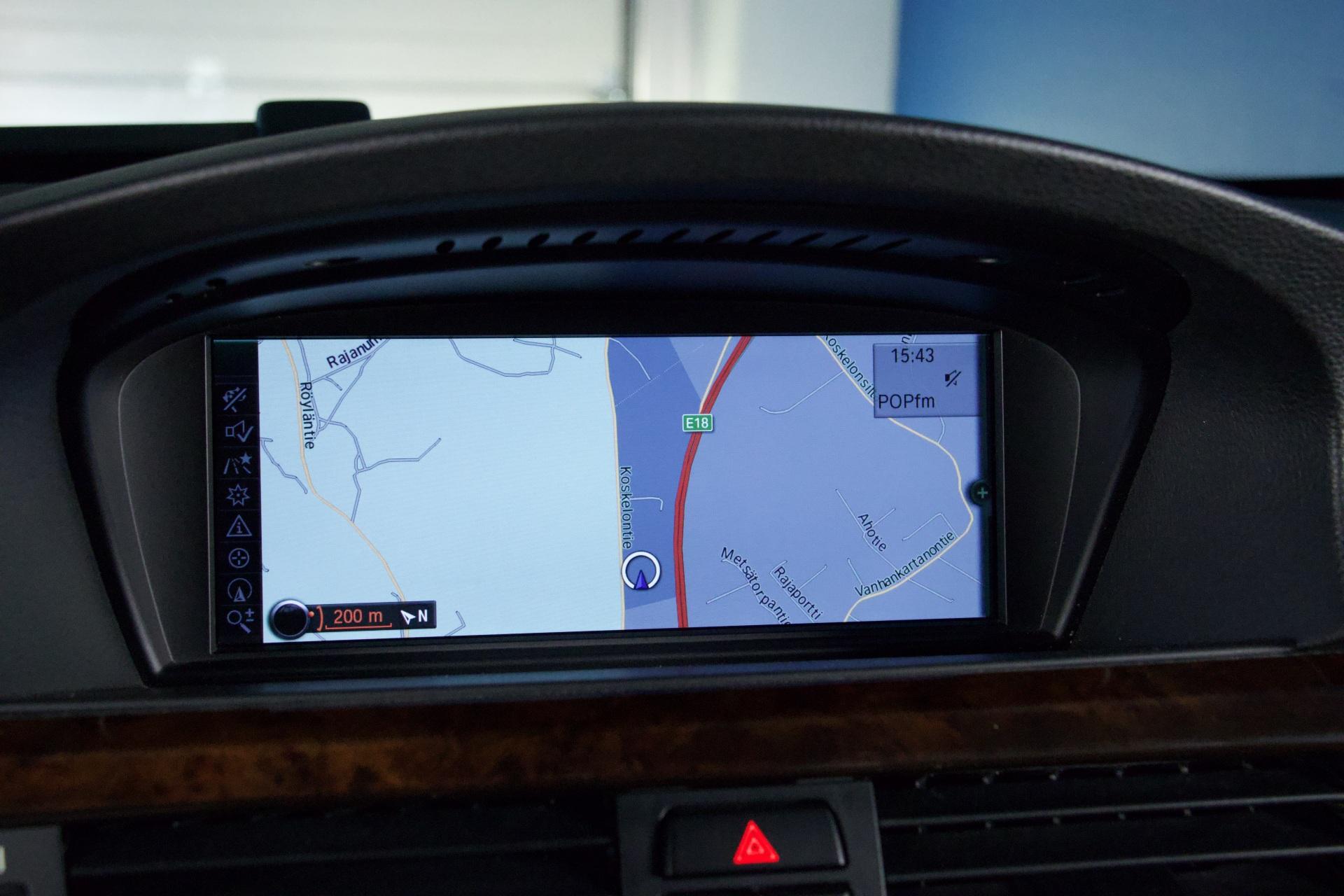 BMW 328 3,0 i E93 Cabrio / Xenon / Sportti nahat / Professional Navi - Autonova