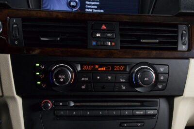 BMW 328 3,0 i E93 Cabrio / Xenon / Sportti nahat / Professional Navi - Autonova