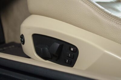 BMW 328 3,0 i E93 Cabrio / Xenon / Sportti nahat / Professional Navi - Autonova