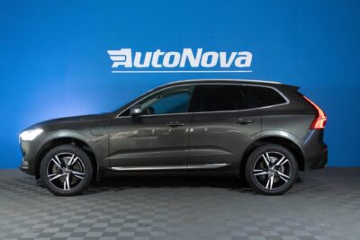 Volvo XC60 T8 AWD Inscription / ACC / HUD / Panorama / Koukku / BLIS / Muistipenkit / VOC / Orrefors Sweden - Autonova