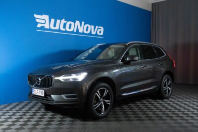 Volvo XC60 T8 AWD Inscription / ACC / HUD / Panorama / Koukku / BLIS / Muistipenkit / VOC / Orrefors Sweden - Autonova