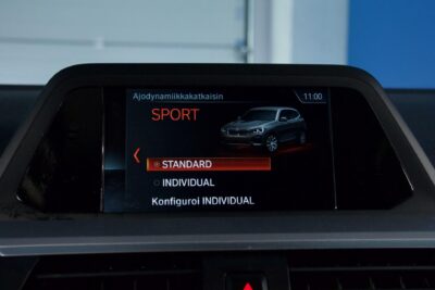 BMW X3 G01 xDrive20d A Business / Sähköinen koukku / Navi / P.tutkat / Lisävalo / Merkkihuollettu - Autonova