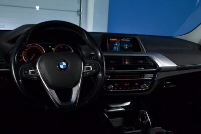 BMW X3 G01 xDrive20d A Business / Sähköinen koukku / Navi / P.tutkat / Lisävalo / Merkkihuollettu - Autonova