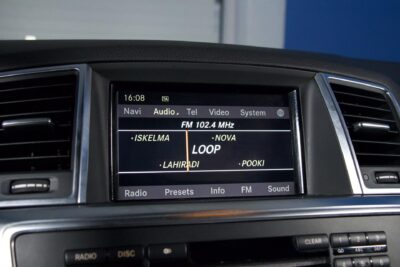 Mercedes-Benz ML 350 BE 4Matic / Suomi-Auto / Distronic / Night Vision / Offroad-paketti / Vetokoukku / BLIS / Muistipenkit - Autonova
