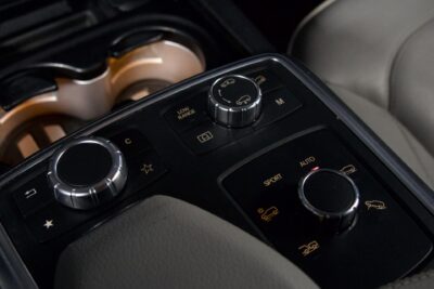 Mercedes-Benz ML 350 BE 4Matic / Suomi-Auto / Distronic / Night Vision / Offroad-paketti / Vetokoukku / BLIS / Muistipenkit - Autonova
