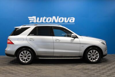 Mercedes-Benz ML 350 BE 4Matic / Suomi-Auto / Distronic / Night Vision / Offroad-paketti / Vetokoukku / BLIS / Muistipenkit - Autonova