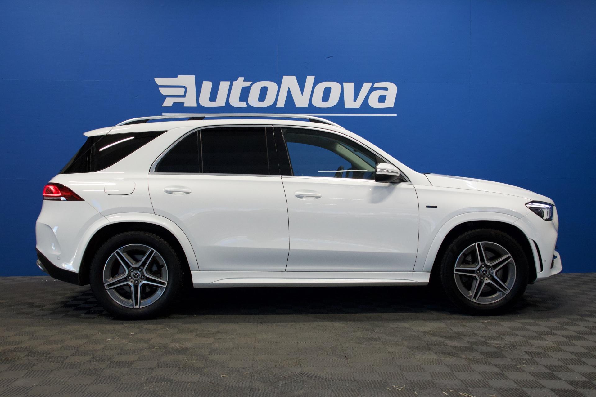 Mercedes-Benz GLE 350e AMG / Panorama / Distronic / Vetokoukku / Tutkat - Autonova