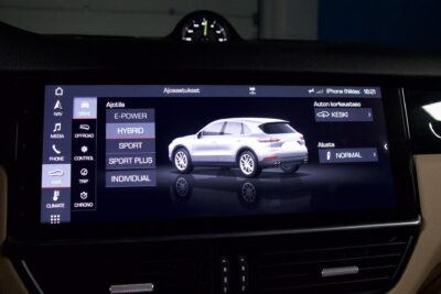 Porsche Cayenne E-Hybrid / PDLS / Bose / 360-Kamera / Vetokoukku / Lasikatto / VOSSEN / Soft close / Sport Chrono Plus - Autonova
