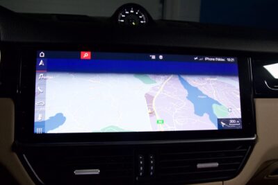 Porsche Cayenne E-Hybrid / PDLS / Bose / 360-Kamera / Vetokoukku / Lasikatto / VOSSEN / Soft close / Sport Chrono Plus - Autonova