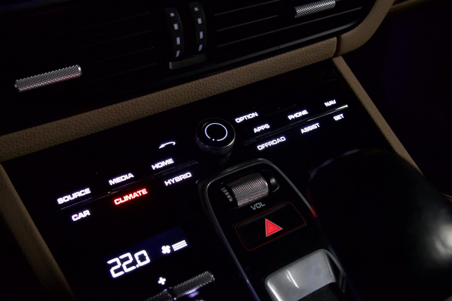 Porsche Cayenne E-Hybrid / PDLS / Bose / 360-Kamera / Vetokoukku / Lasikatto / VOSSEN / Soft close / Sport Chrono Plus - Autonova