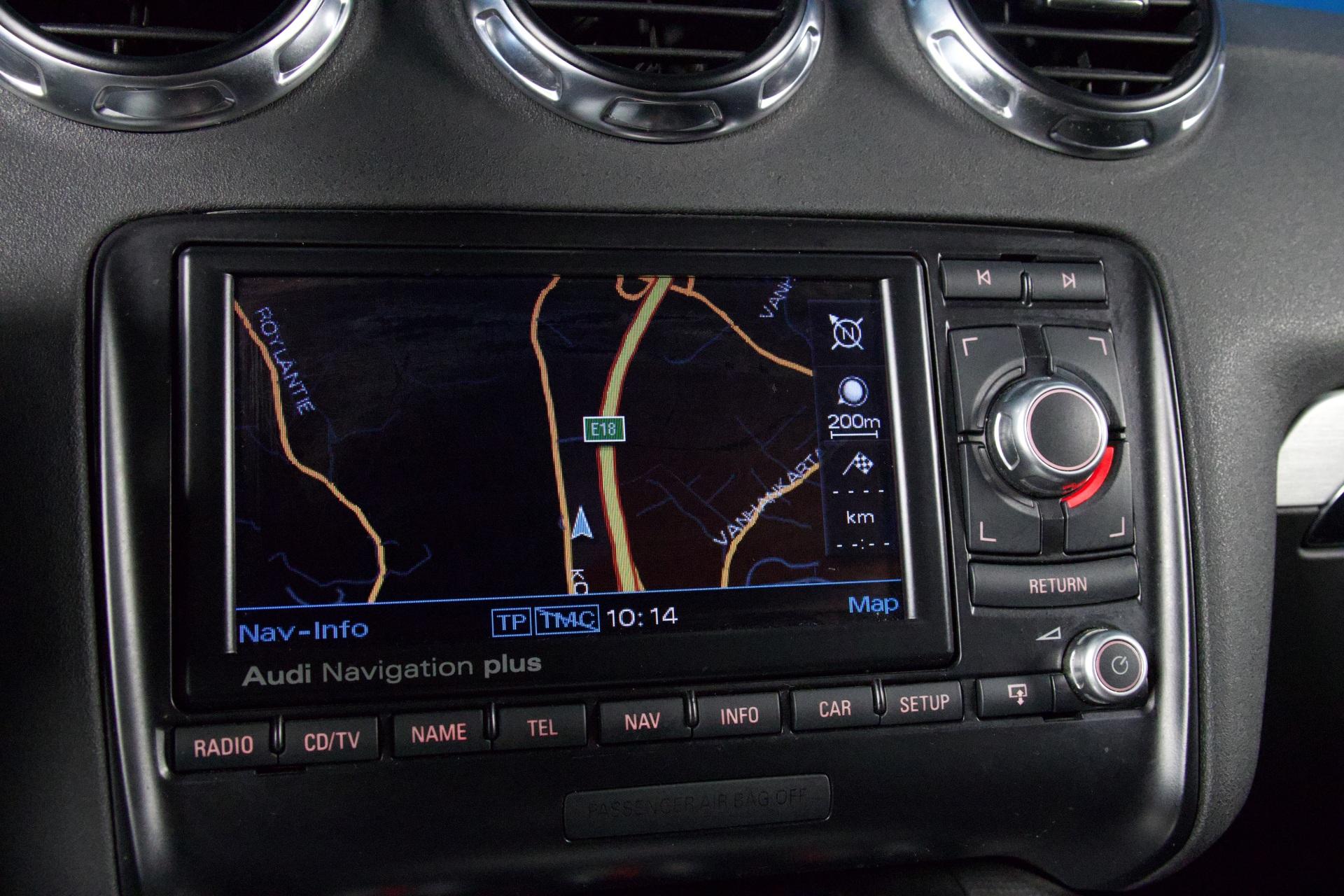 Audi TT VR6 Coupe / Xenon / Bose / Sportpenkit sähkösäädöllä / Nahka-Alcantaraverhoilu / Lohkolämmitin + sisäpistoke - Autonova