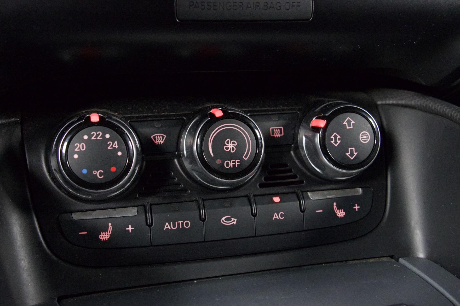 Audi TT VR6 Coupe / Xenon / Bose / Sportpenkit sähkösäädöllä / Nahka-Alcantaraverhoilu / Lohkolämmitin + sisäpistoke - Autonova