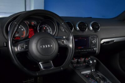 Audi TT VR6 Coupe / Xenon / Bose / Sportpenkit sähkösäädöllä / Nahka-Alcantaraverhoilu / Lohkolämmitin + sisäpistoke - Autonova