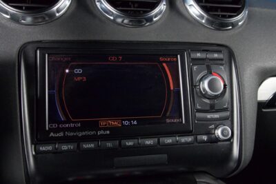 Audi TT VR6 Coupe / Xenon / Bose / Sportpenkit sähkösäädöllä / Nahka-Alcantaraverhoilu / Lohkolämmitin + sisäpistoke - Autonova