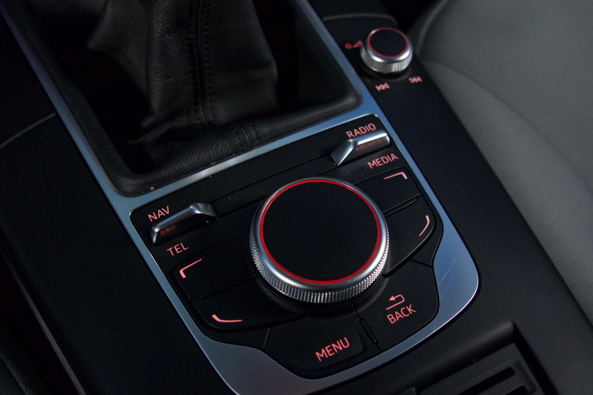 Audi A3 Sedan Business 1,6 TDI 81 kW Ultra / Vakkari / Tutka / Bluetooth / Vaalea sisusta - Autonova