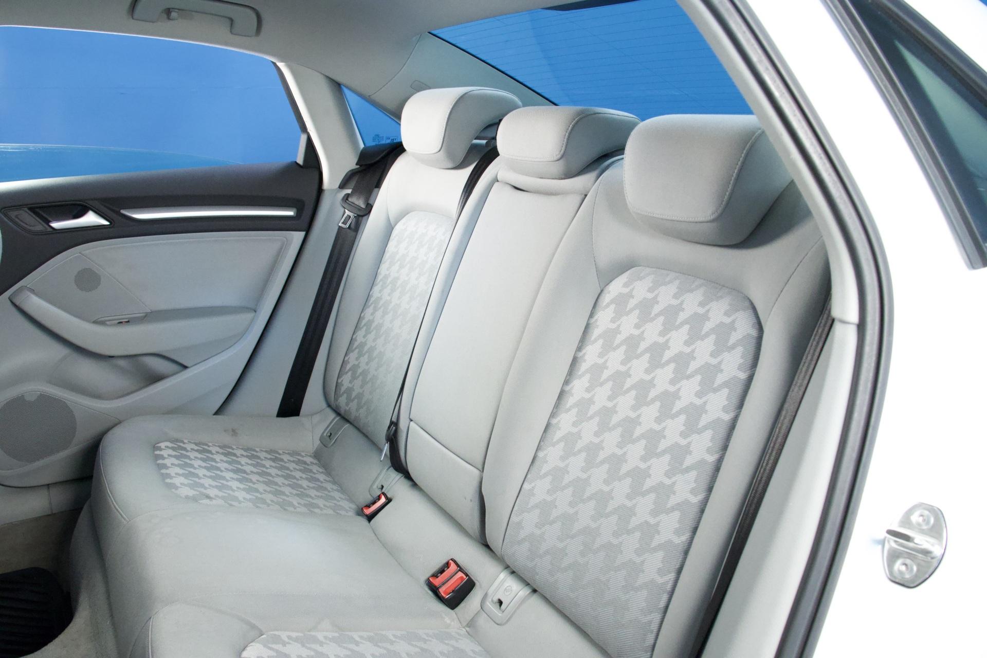 Audi A3 Sedan Business 1,6 TDI 81 kW Ultra / Vakkari / Tutka / Bluetooth / Vaalea sisusta - Autonova