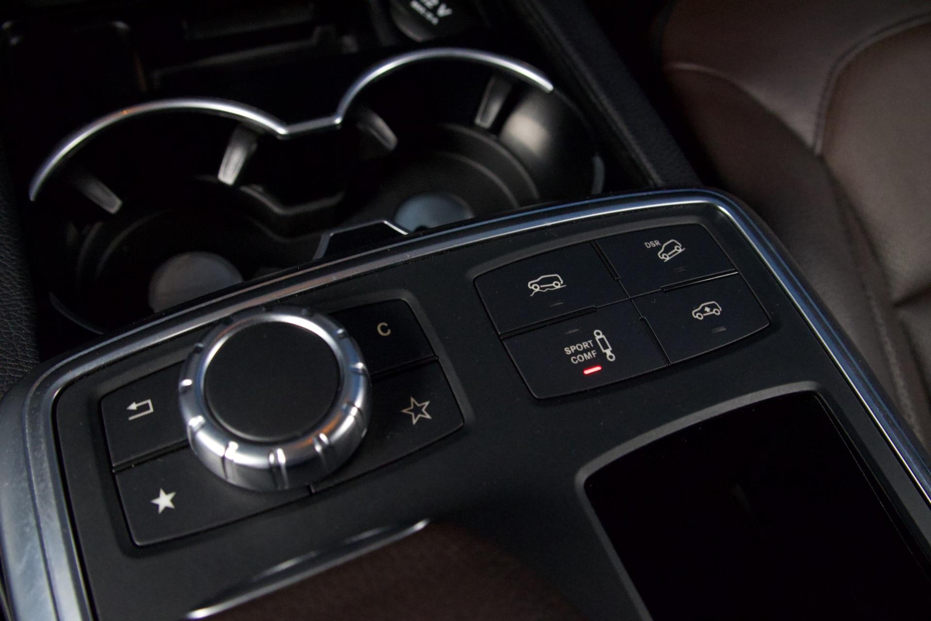 Mercedes-Benz ML 350 Bluetec 4MATIC / Distronic / Webasto / Koukku / Keyless Go / Night Vision / ILS / BLIS / Juuri katsastettu! - Autonova