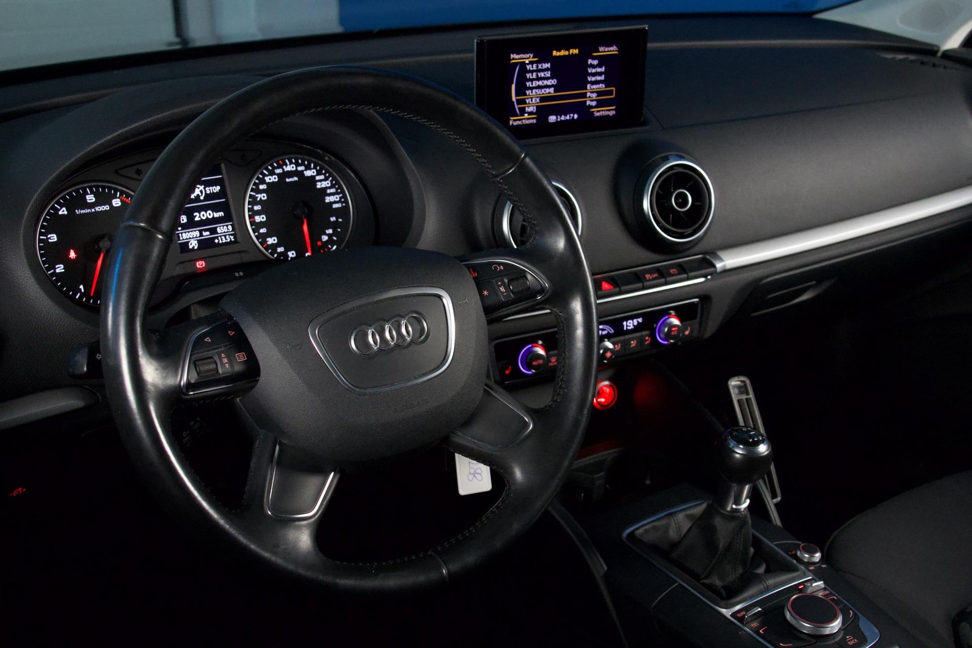 Audi A3 Compact Coupé Business 1,4 TFSI 90 kW / Suomiauto / Xenon / Lohkolämmitin + sisäpistoke / Vakkari / BT-audio - Autonova