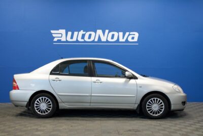 Toyota Corolla 1.6 VVT-i Sol 4ov / Juuri huollettu ja katsastettu! / 2x renkaat / Vähän ajettu! - Autonova