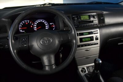 Toyota Corolla 1.6 VVT-i Sol 4ov / Juuri huollettu ja katsastettu! / 2x renkaat / Vähän ajettu! - Autonova