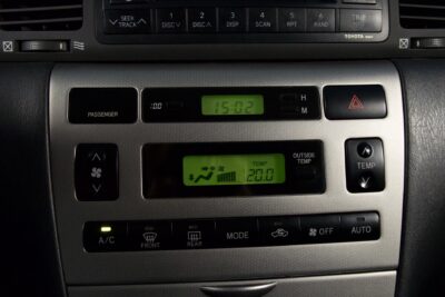 Toyota Corolla 1.6 VVT-i Sol 4ov / Juuri huollettu ja katsastettu! / 2x renkaat / Vähän ajettu! - Autonova