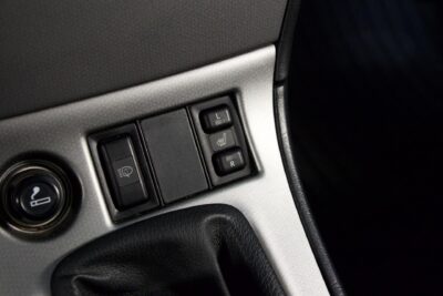 Toyota Corolla 1.6 VVT-i Sol 4ov / Juuri huollettu ja katsastettu! / 2x renkaat / Vähän ajettu! - Autonova