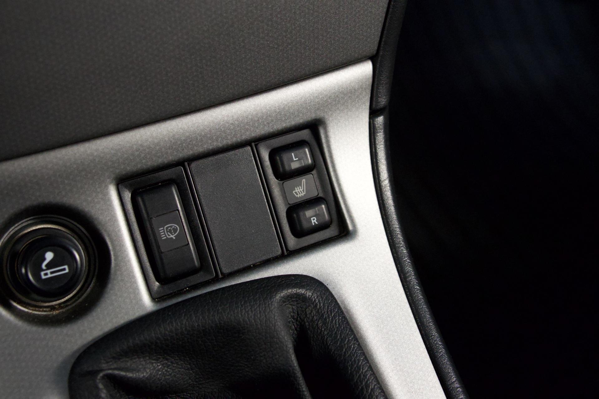 Toyota Corolla 1.6 VVT-i Sol 4ov / Juuri huollettu ja katsastettu! / 2x renkaat / Vähän ajettu! - Autonova