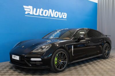 Porsche Panamera Turbo S E-Hybrid Executive / Burmester / Nelipyöräohjaus / Takanäytöt / Hieronta / PDLS+ - Autonova