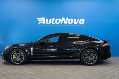 Porsche Panamera Turbo S E-Hybrid Executive / Burmester / Nelipyöräohjaus / Takanäytöt / Hieronta / PDLS+ - Autonova
