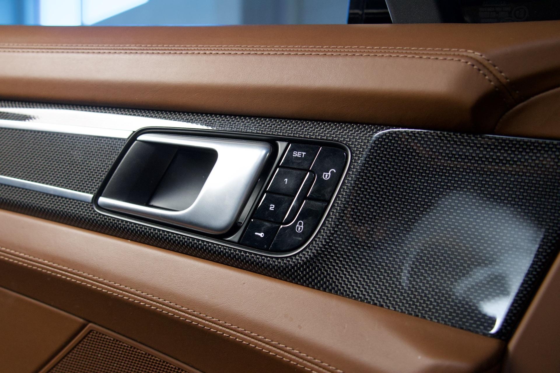 Porsche Panamera Turbo S E-Hybrid Executive / Burmester / Nelipyöräohjaus / Takanäytöt / Hieronta / PDLS+ - Autonova
