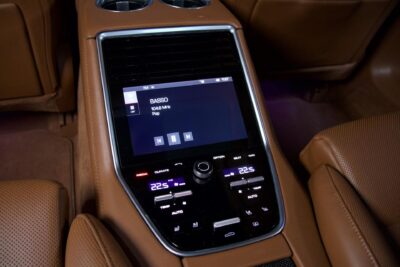Porsche Panamera Turbo S E-Hybrid Executive / Burmester / Nelipyöräohjaus / Takanäytöt / Hieronta / PDLS+ - Autonova