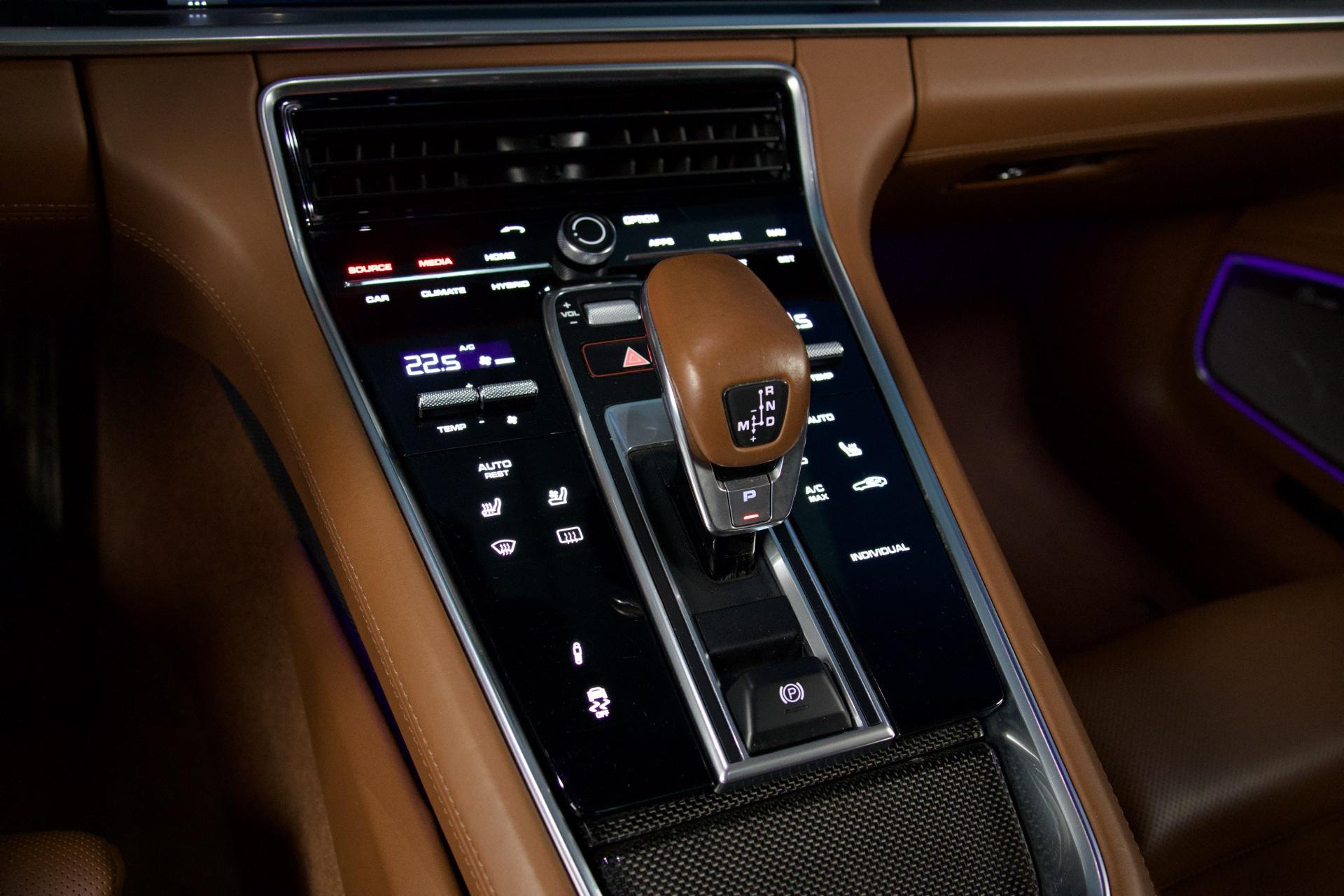 Porsche Panamera Turbo S E-Hybrid Executive / Burmester / Nelipyöräohjaus / Takanäytöt / Hieronta / PDLS+ - Autonova
