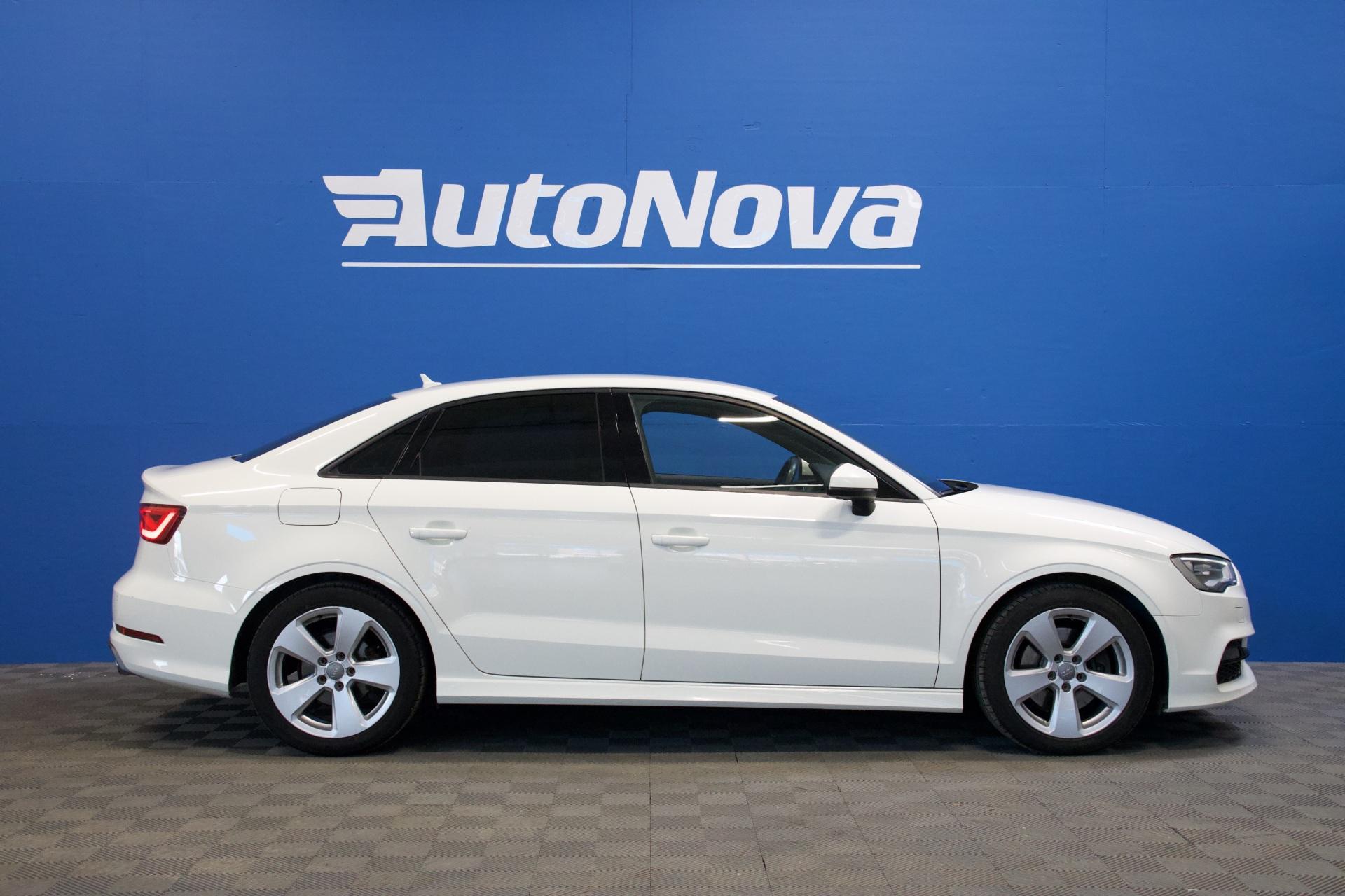 Audi A3 Sedan Business Sport 1,8 TFSI 132 kW quattro S tronic / S-Line / S3-look  / Flat Bottom ratti / Xenon - Autonova