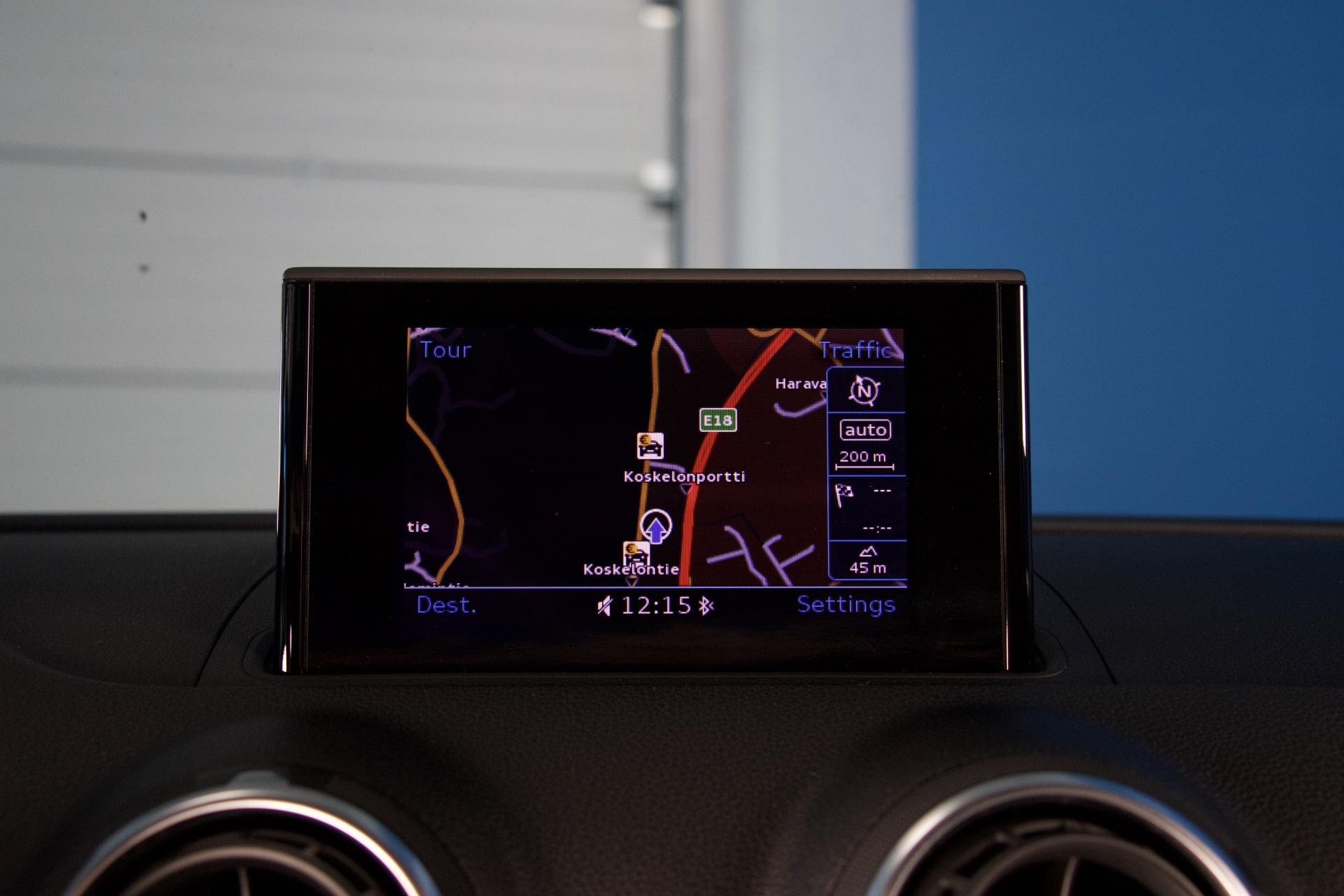 Audi A3 Sedan Business Sport 1,8 TFSI 132 kW quattro S tronic / S-Line / S3-look  / Flat Bottom ratti / Xenon - Autonova