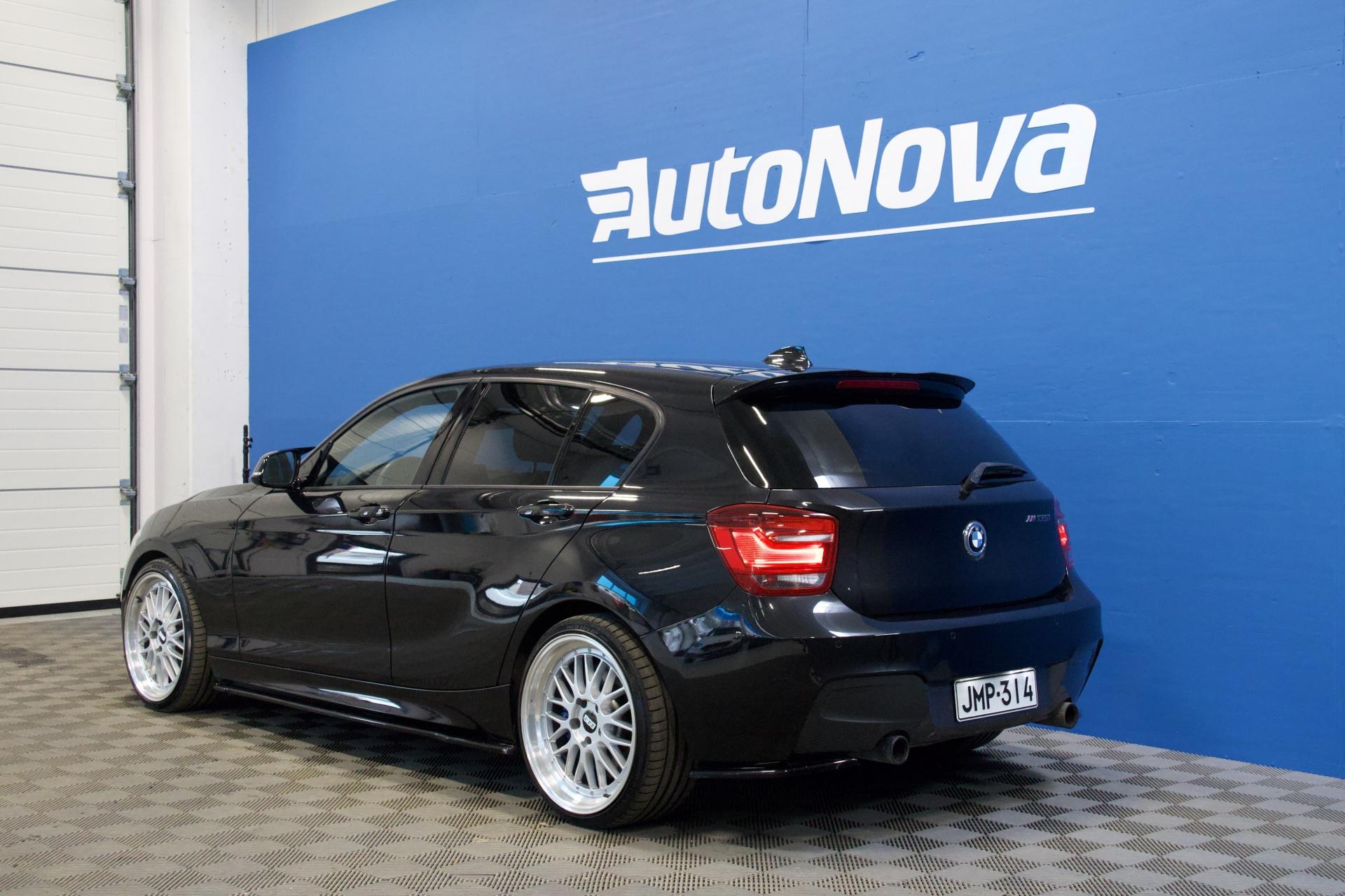 BMW M135i F20 Hatchback M135i A xDrive / Kattoluukku / HiFi / Prof. Navi / Xenon / Super näyttävä! - Autonova