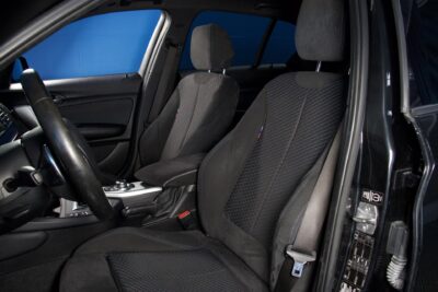 BMW M135i F20 Hatchback M135i A xDrive / Kattoluukku / HiFi / Prof. Navi / Xenon / Super näyttävä! - Autonova