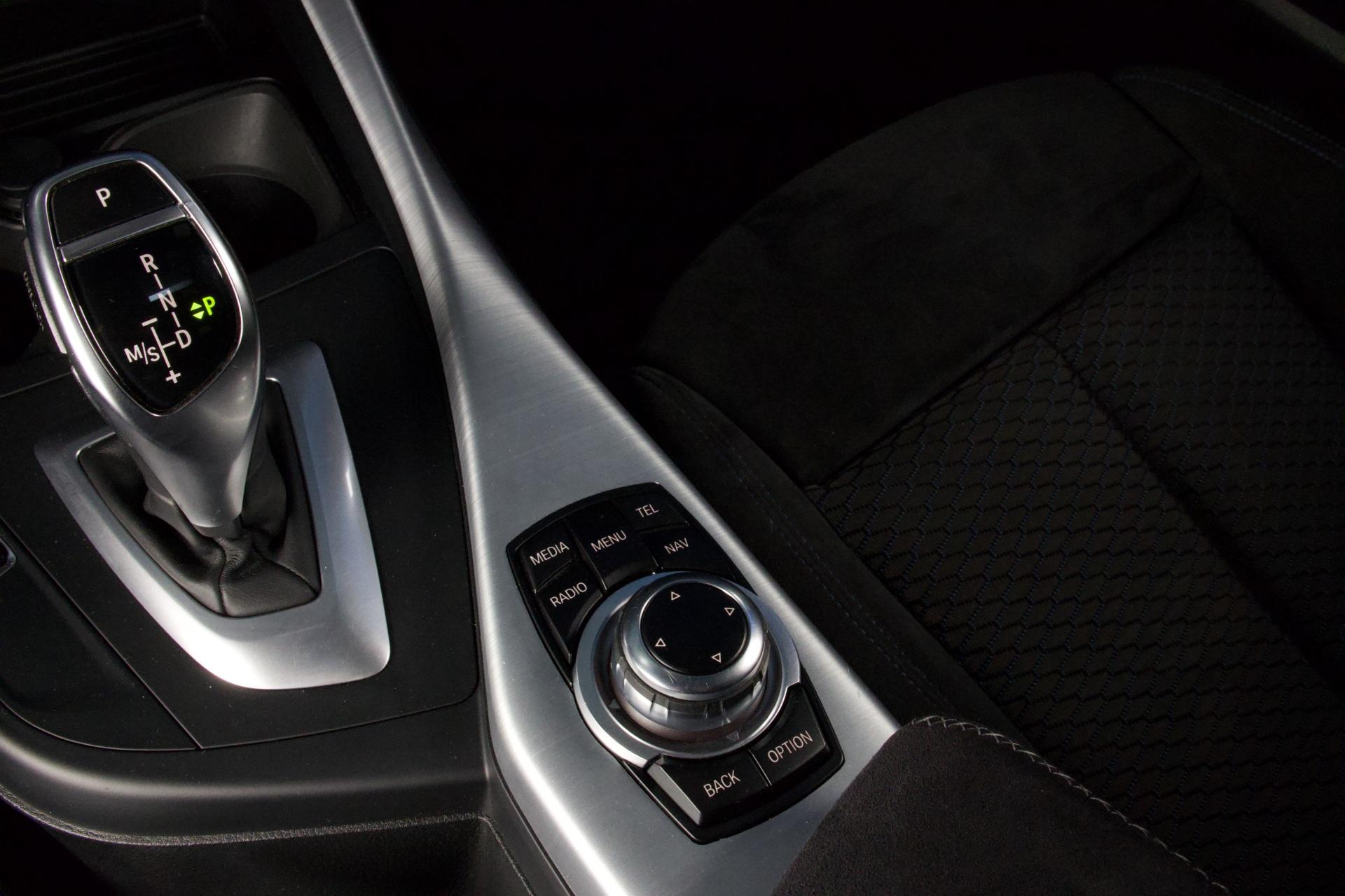 BMW M135i F20 Hatchback M135i A xDrive / Kattoluukku / HiFi / Prof. Navi / Xenon / Super näyttävä! - Autonova