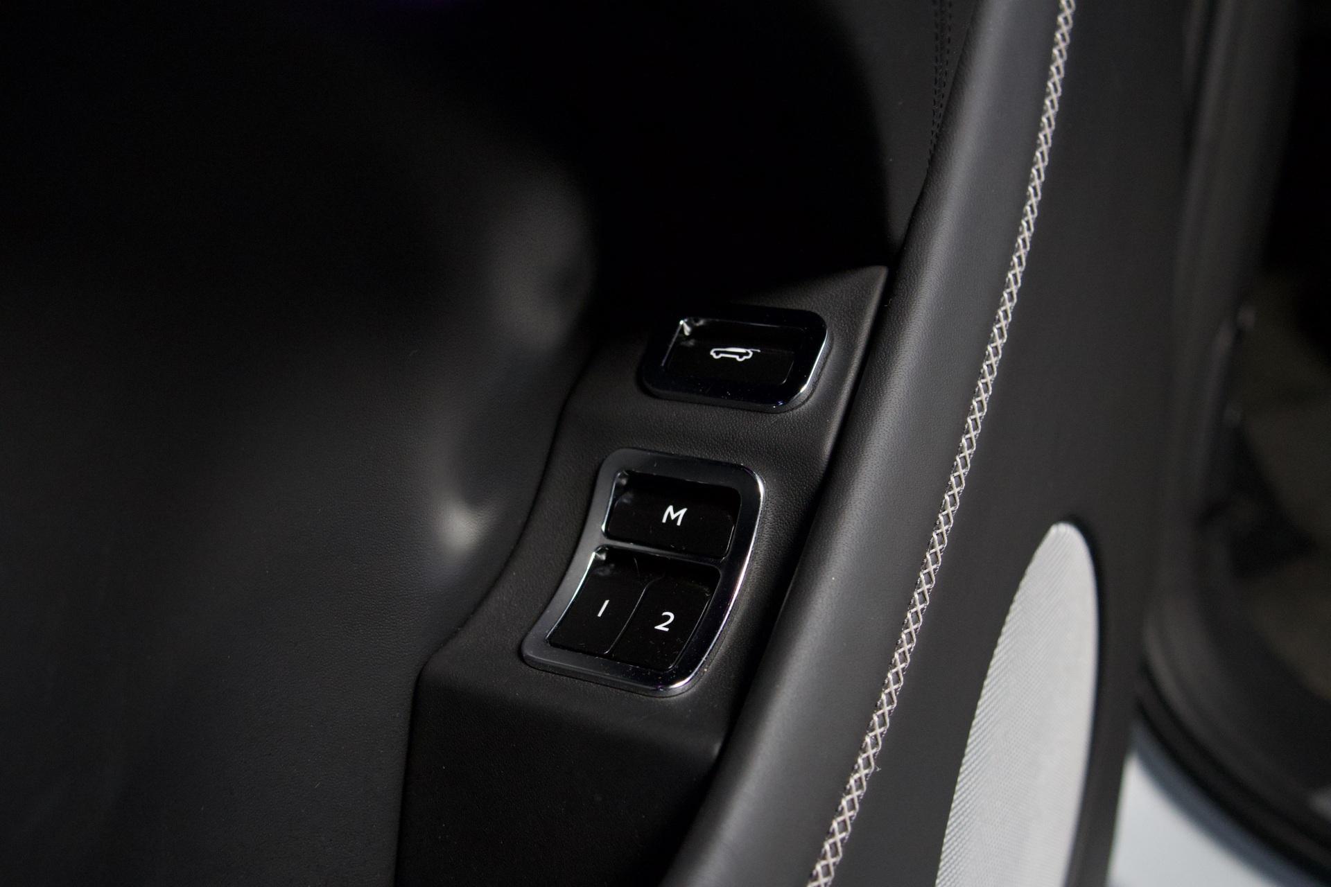 Bentley Bentayga Bentayga Hybrid / Signature Audio / ACC / HUD / Carbon Fibre / Night Vision - Autonova