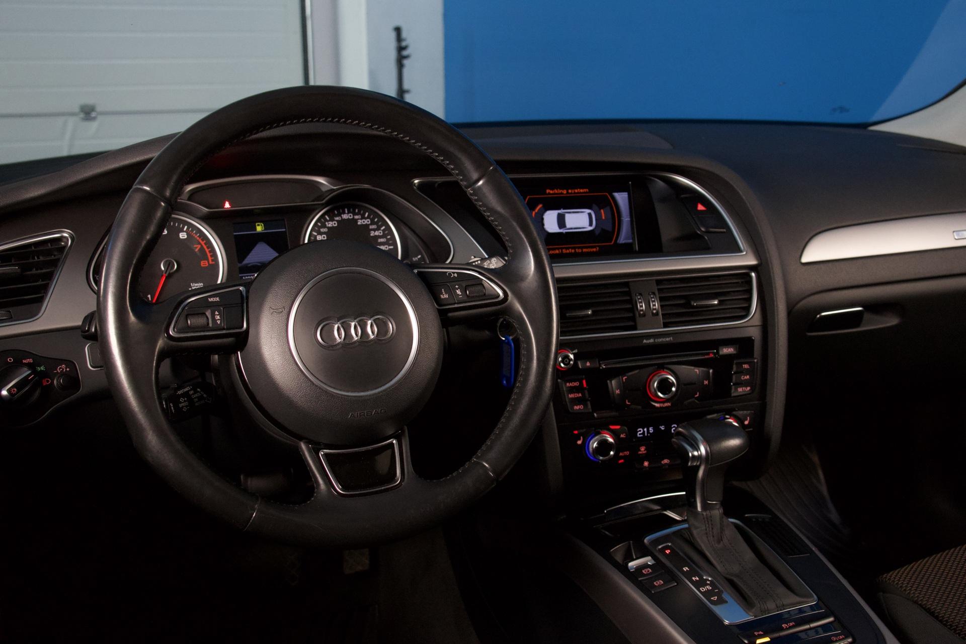 Audi A4 allroad quattro Land of quattro Edition 2,0 TFSI 165 kW quattro S tronic / Webasto / ACC / Koukku / Sportpenkit - Autonova