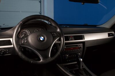 BMW 320 A E91 Touring / Uusi tuulilasi! / Lohkolämmitin + sisäpistoke / Kattokaiteet / 2x renkaat alumiinivantein - Autonova