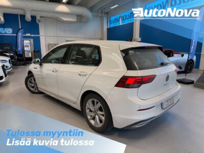 Volkswagen Golf First Edition Style 1,5 eTSI 110 kW / ACC / Hieronta / Webasto / Muistipenkit / Keyless Go / Comfort-istuimet / LED - Autonova